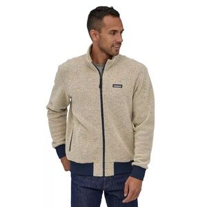 Patagonia Men's woolyester Fleece Jacket in oatmeal Heather color